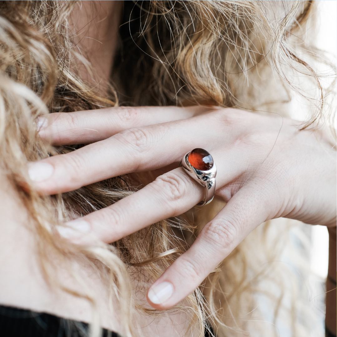 MONOCHROME GARNET RING