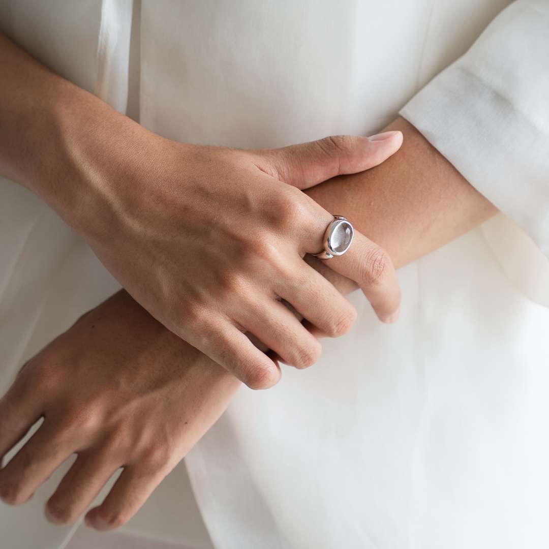 MONOCHROME CLEAR QUARTZ RING