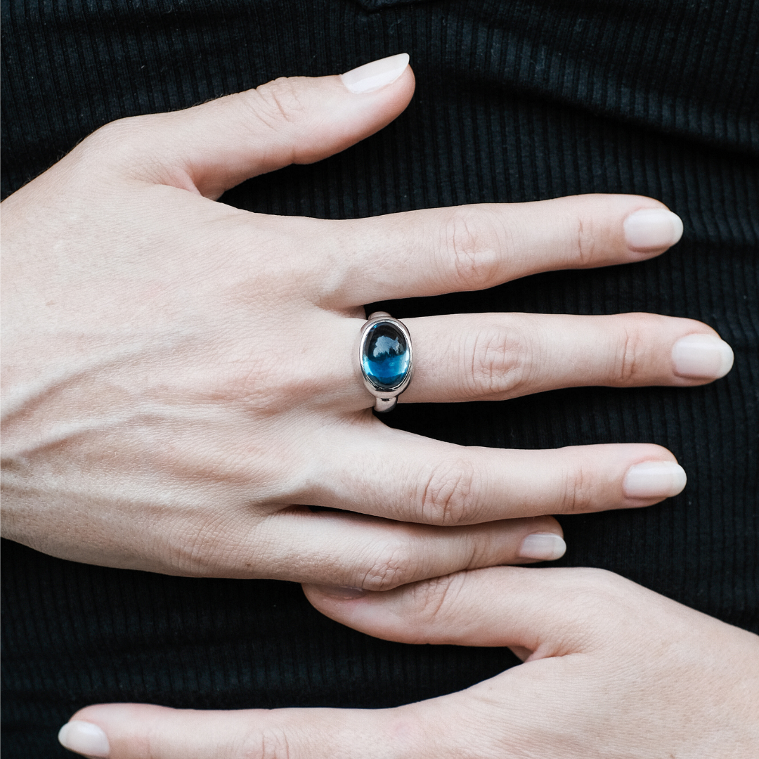 MONOCHROME TOPAZ LONDON RING