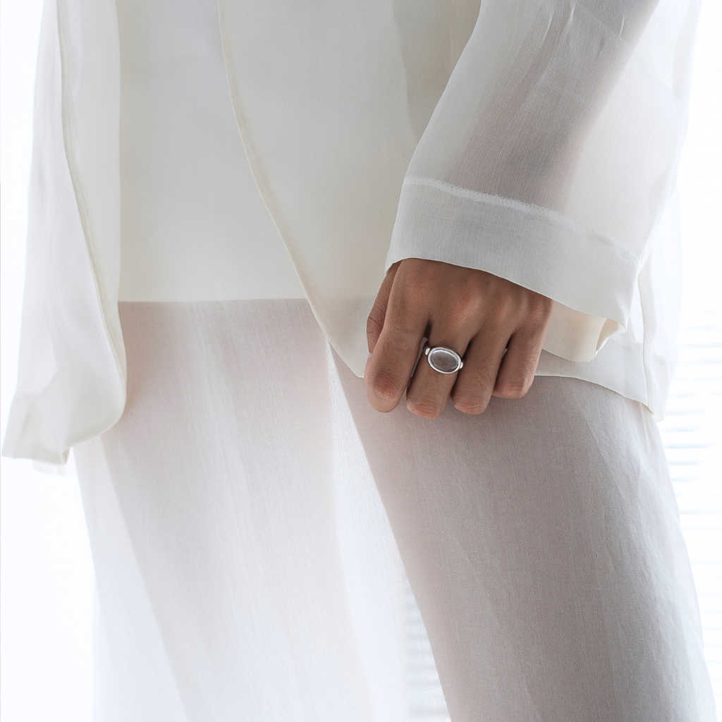 MONOCHROME CLEAR QUARTZ RING