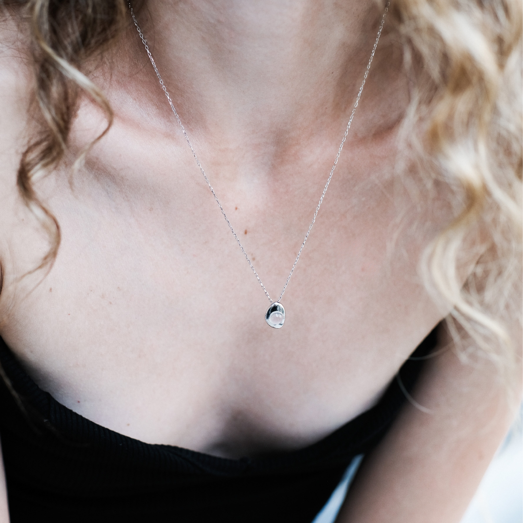 DEW NECKLACE