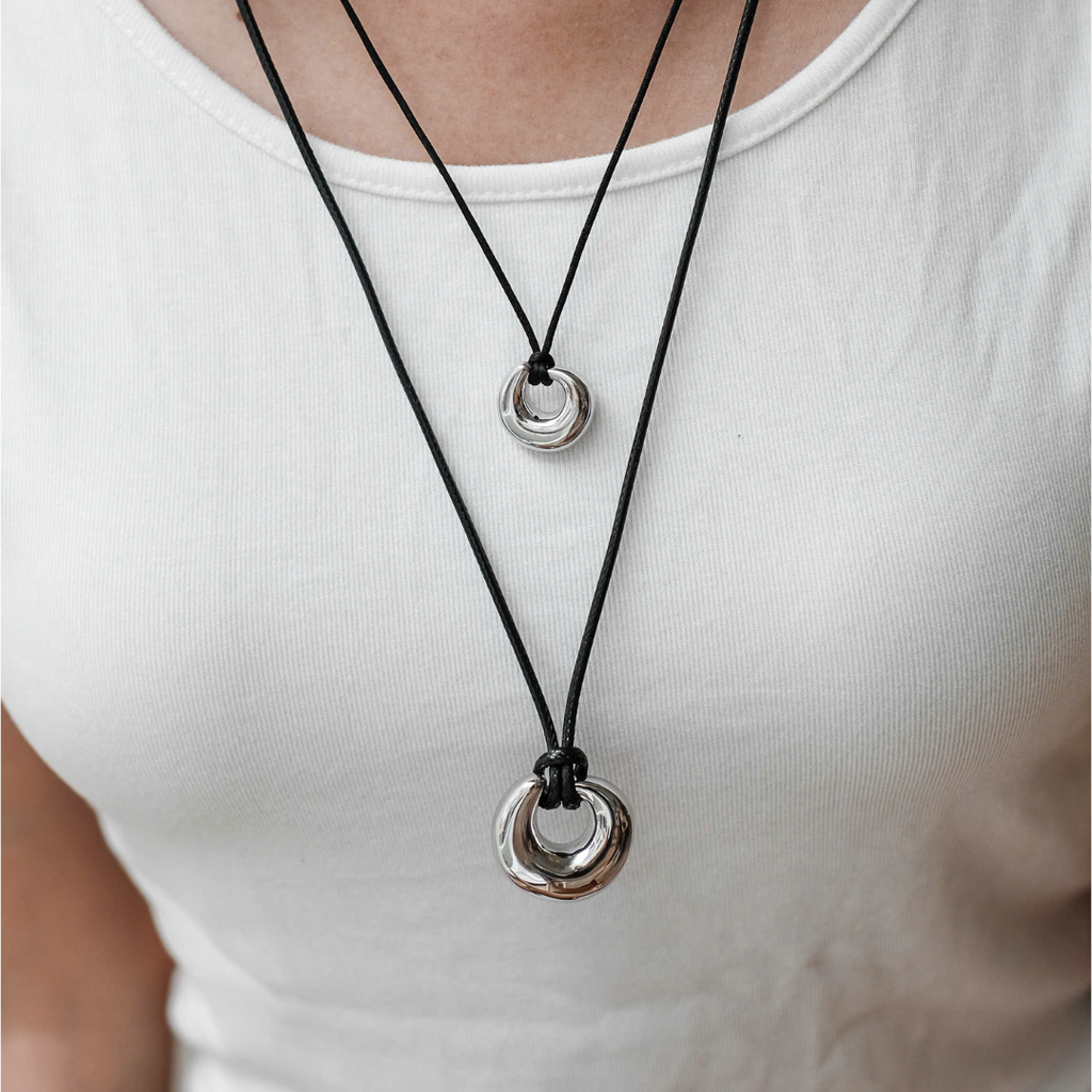 BOND NECKLACE