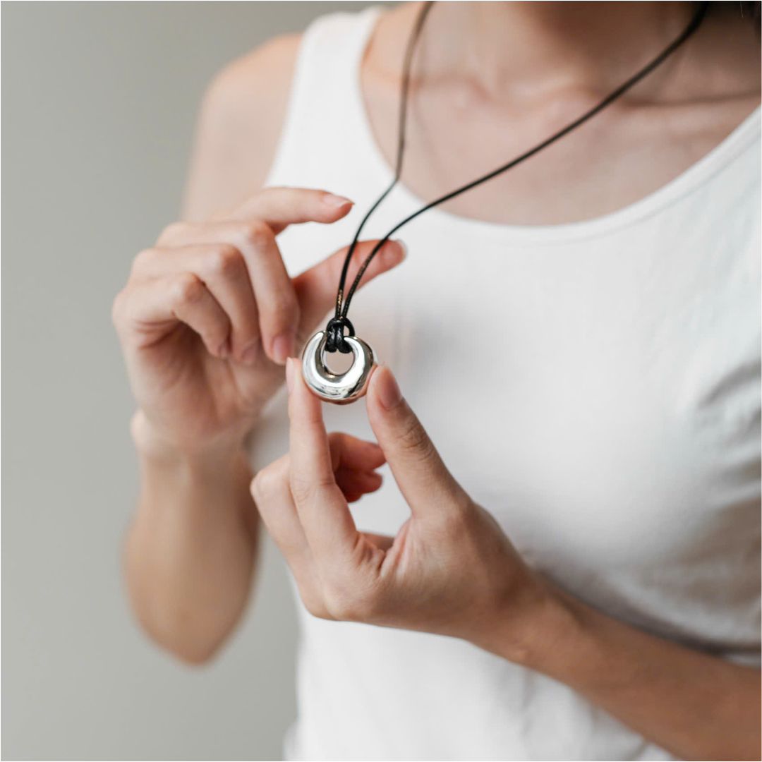 BOND NECKLACE
