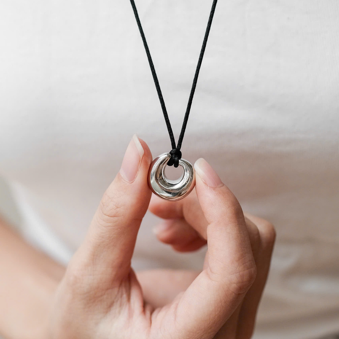 BOND NECKLACE