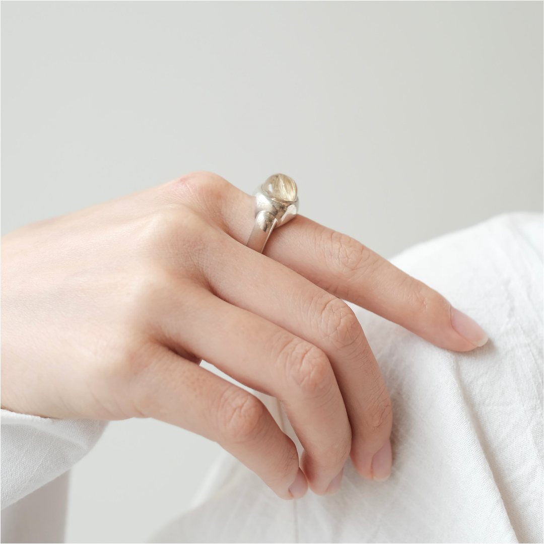 MONOCHROME GOLDEN RUTILATED RING