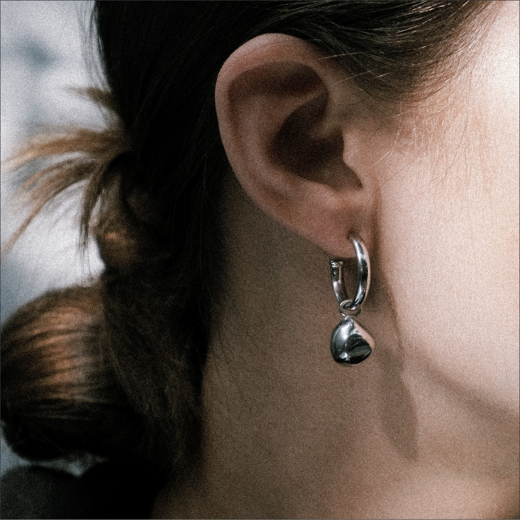 PEBBLE EARRINGS