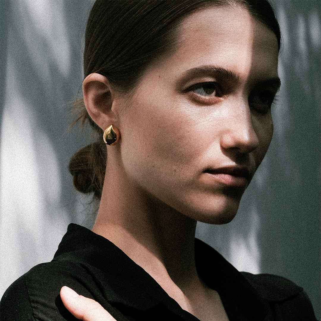 DROP EARRINGS