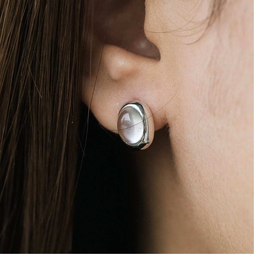 MONOCHROME CLEAR QUARTZ EARRINGS