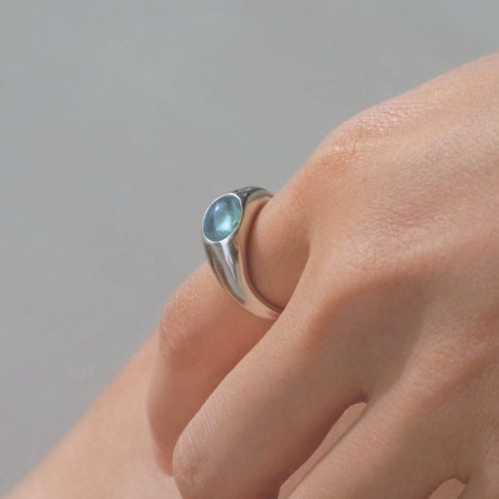 CURVE SWISS TOPAZ RING